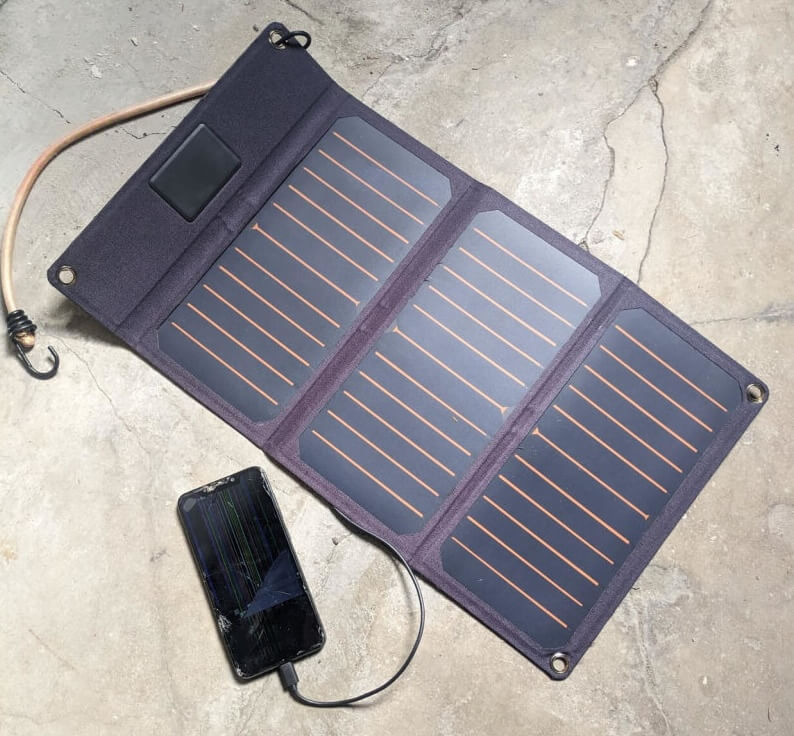 The solar-powered smartphone server that is hosting this website. (Image credits compost.party)